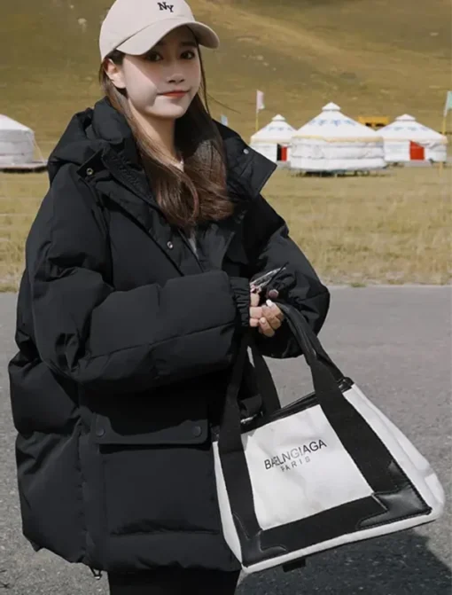 Baggy Black Puffer Jacket side